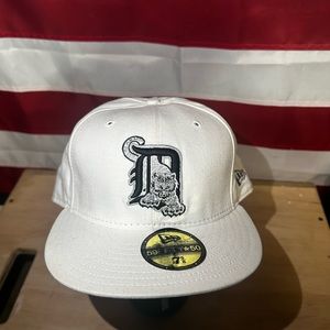 Detroit Tigers all white hat 7 5/8